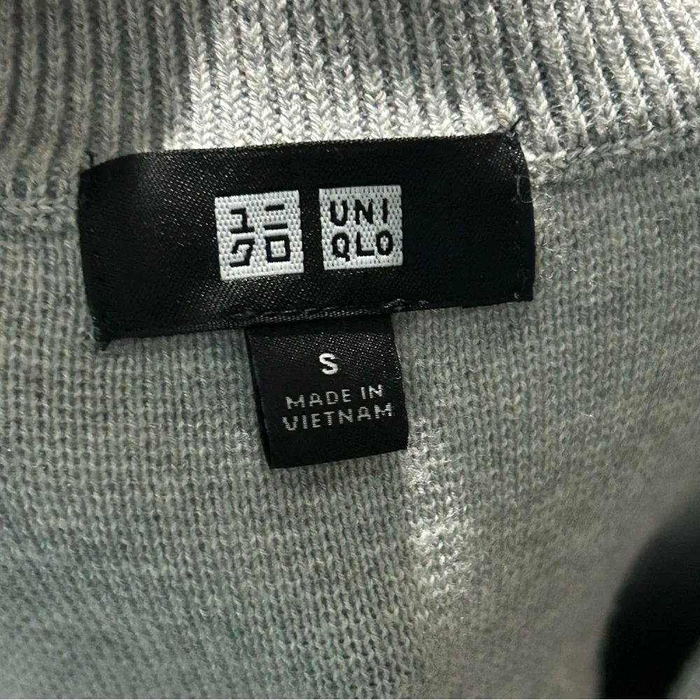 Uniqlo Men’s Cotton Blend Crewneck Sweater in Grey - S